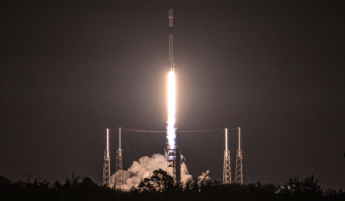 Запуск ракеты Falcon 9 Block 5 со спутниками Starlink Group 6-94