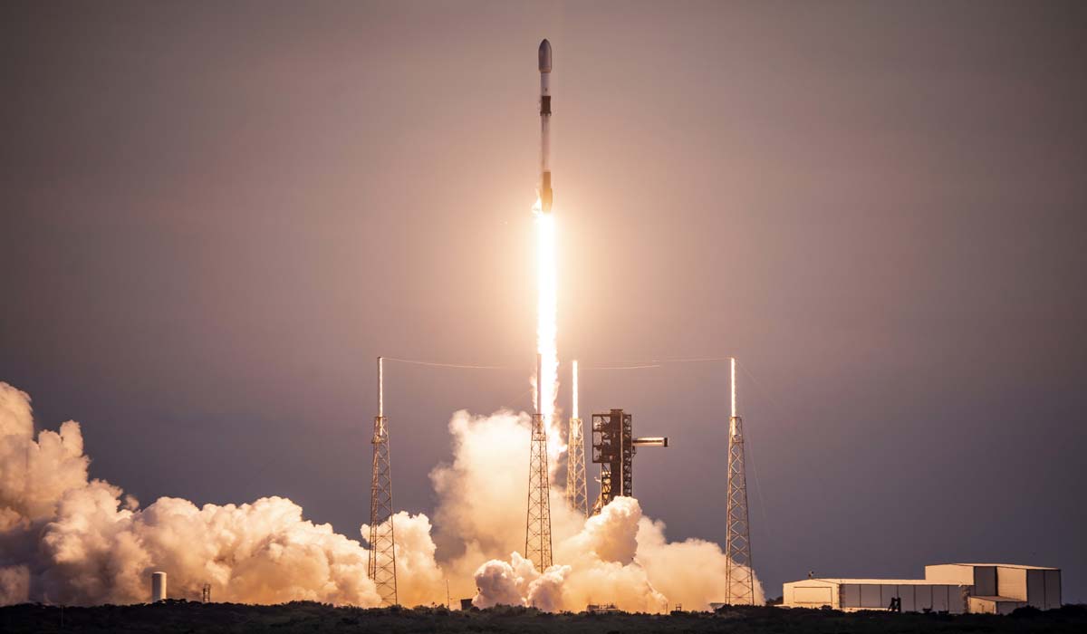Запуск ракеты Falcon 9 Block 5 со спутниками Starlink Group 6-95
