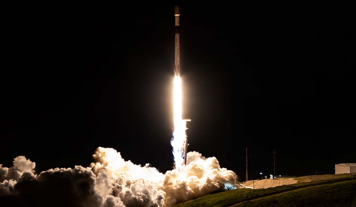 Raketa Falcon 9 Block 5 стартує з космодрому бази Ванденберг