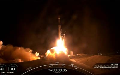 Запуск ракеты Falcon 9 Block 5 с группой спутников Starlink