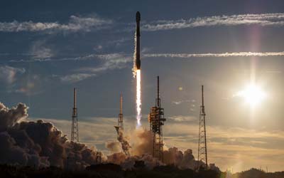 Запуск ракеты Falcon 9 Block 5 с космическими аппаратами миссии USSF-124