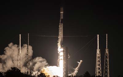 Запуск ракеты Falcon 9 Block 5 с группой спутников Starlink Group 10-1