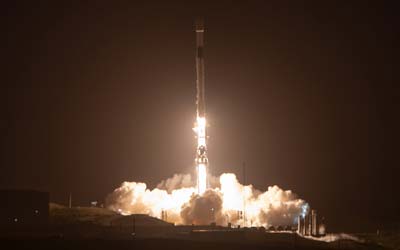 Запуск ракеты Falcon 9 Block 5 с группой спутников Starlink