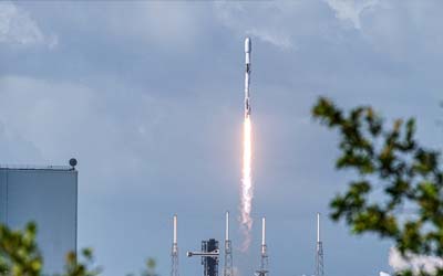 Ракета SpaceX Falcon 9 на старті