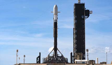 Ракета Falcon 9 на стартовой площадке