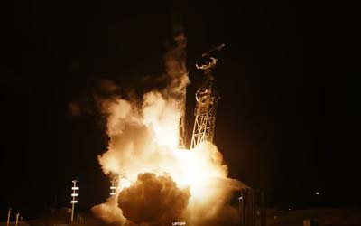 Запуск ракеты Falcon 9 Block 5 с группой спутников Starlink Group 9-4