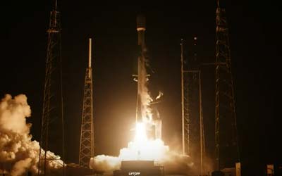 Запуск ракеты Falcon 9 Block 5 с группой спутников Starlink