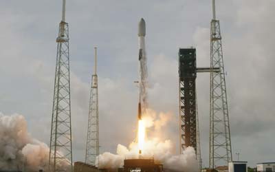 Запуск ракеты Falcon 9 Block 5 с группой спутников Starlink