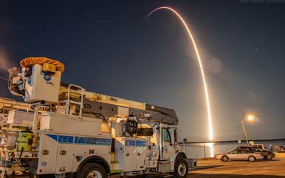 Запуск ракеты Falcon 9 Block 5 с группой спутников Starlink