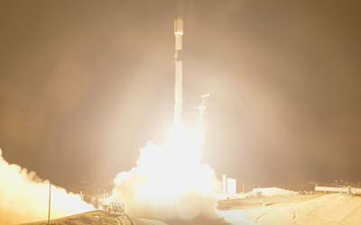 Запуск ракеты Falcon 9 Block 5 с группой спутников Starlink Group 9-10