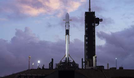 Ракета Falcon 9 Block 5 з місією Bandwagon 4 летить