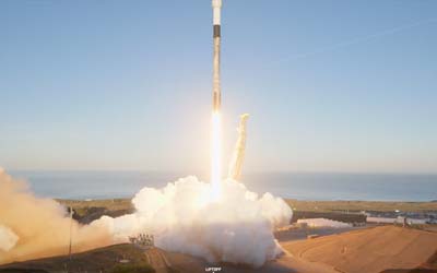 Запуск ракеты Falcon 9 Block 5 с группой спутников Starlinkk Group 11-8