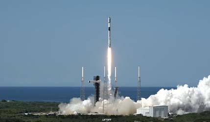 Запуск ракеты Falcon 9 Block 5 с группой спутников Starlink Group 10-16