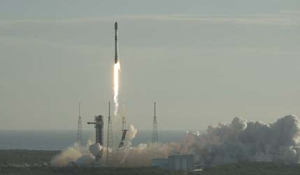 Запуск ракеты Falcon 9 Block 5 с группой спутников Starlink Group 10-14