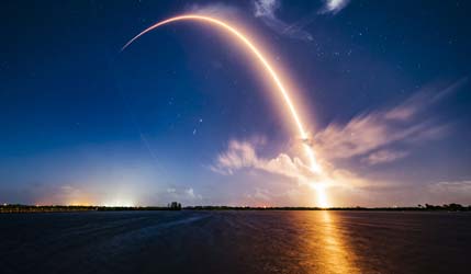 Запуск ракеты Falcon 9 Block 5 с группой спутников Starlink Group 10-59