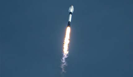 Запуск ракеты Falcon 9 Block 5 с группой спутников Starlink Group 6-97