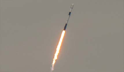 Запуск ракеты Falcon 9 Block 5 с группой спутников Starlink Group 6-98