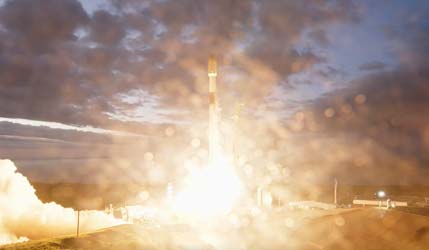 Запуск ракеты Falcon 9 Block 5 с базы Ванденберг со спутниками Starlink Group 17-13