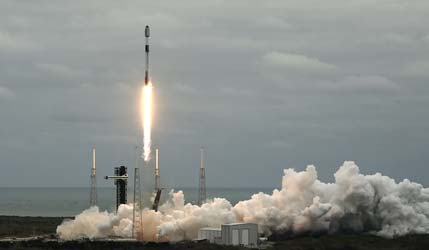 Запуск ракеты Falcon 9 Block 5 с группой спутников Starlink Group 10-46