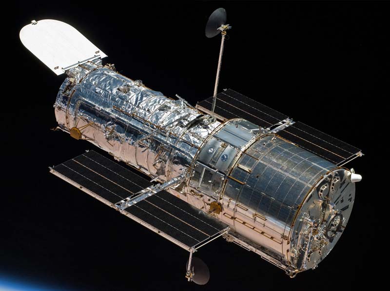 Hubble — космический телескоп, запущенный в космос в 1990 году НАСА и ЕКА