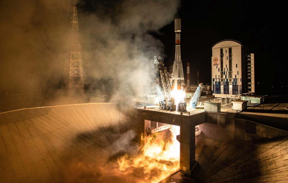 Запуск ракети-носія «Союз-2.1б» з першим супутником федеральної програми «Сфера» - «Скіф-Д» та трьома супутниками «Гонець-М»