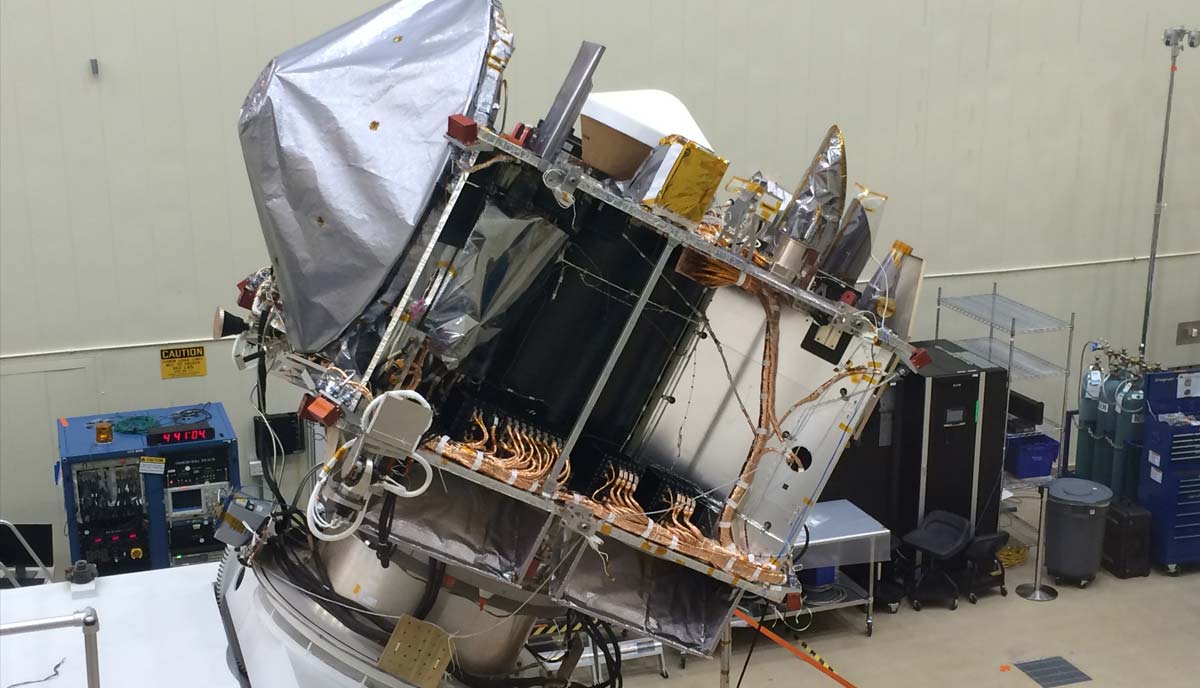 Космічний апарат OSIRIS-REx поверне на Землю зразки з астероїда Бенну вже в 2023 році