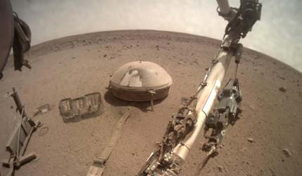 Галерея снимков InSight: Марс глазами геологического зонда