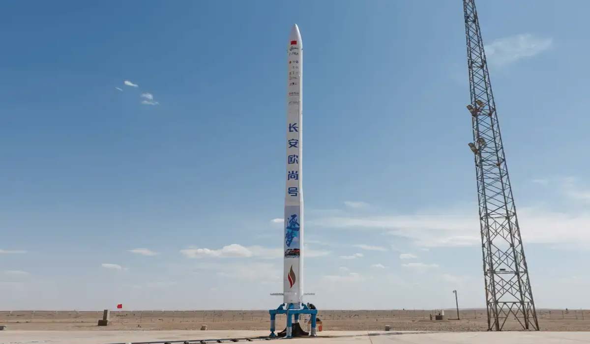 Китайская твердотопливная ракета hyperbola-1 на стартовой площадке