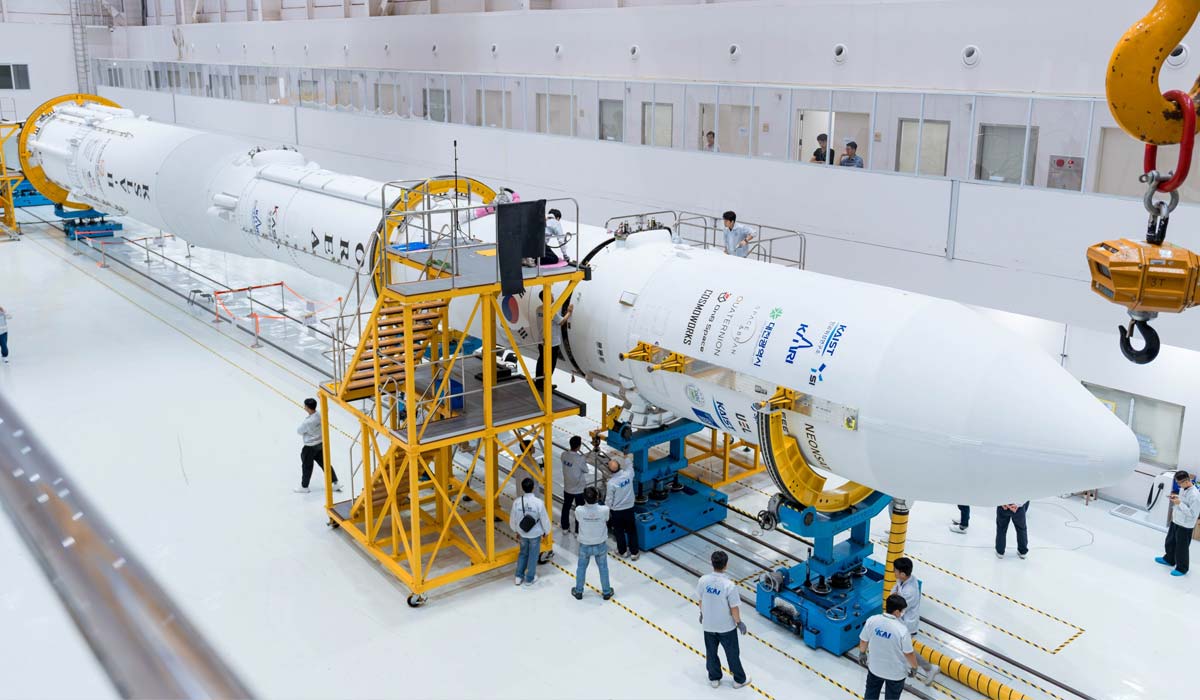 Ракета KSLV-2 Nuri у складальному цеху