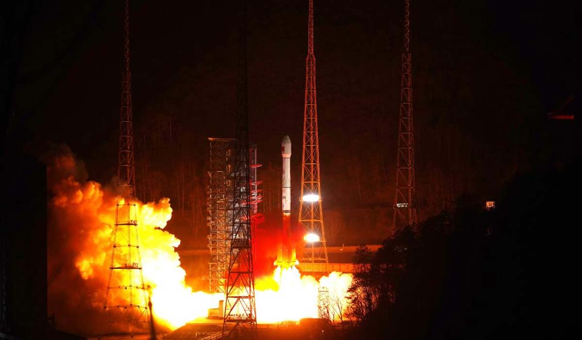 Запуск ракеты Long March 3B/E