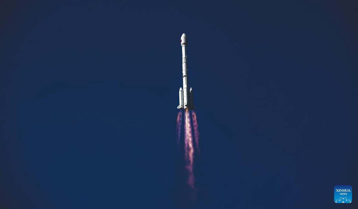 Запуск ракеты Long March 3B/E