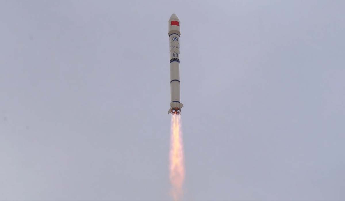 Запуск китайской ракеты Long March 2C