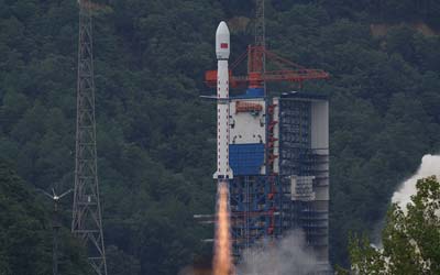 Запуск китайской ракеты Long March 4B