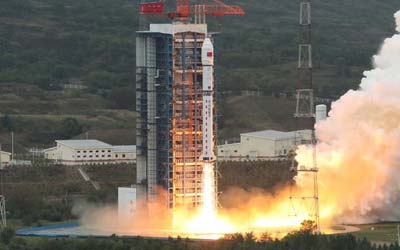 Запуск китайской ракеты Long March 2D