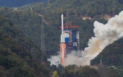 Запуск ракеты Long March 3B со спутником TJSW-13