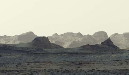 Марсохід Curiosity сфотографував шар ярдангів на горі Шарп під час марсіанського світанку