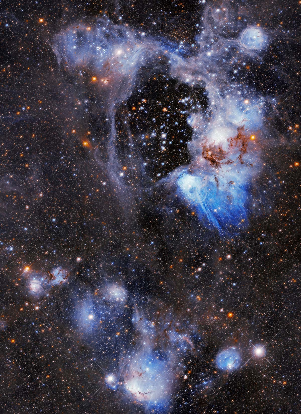 NASA также опубликовала новое изображение туманности N44 в Большом Магеллановом Облаке