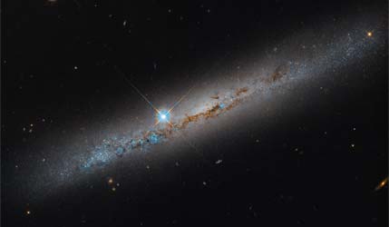 «Габбл» показав спіральну галактику NGC 1827 з ребра