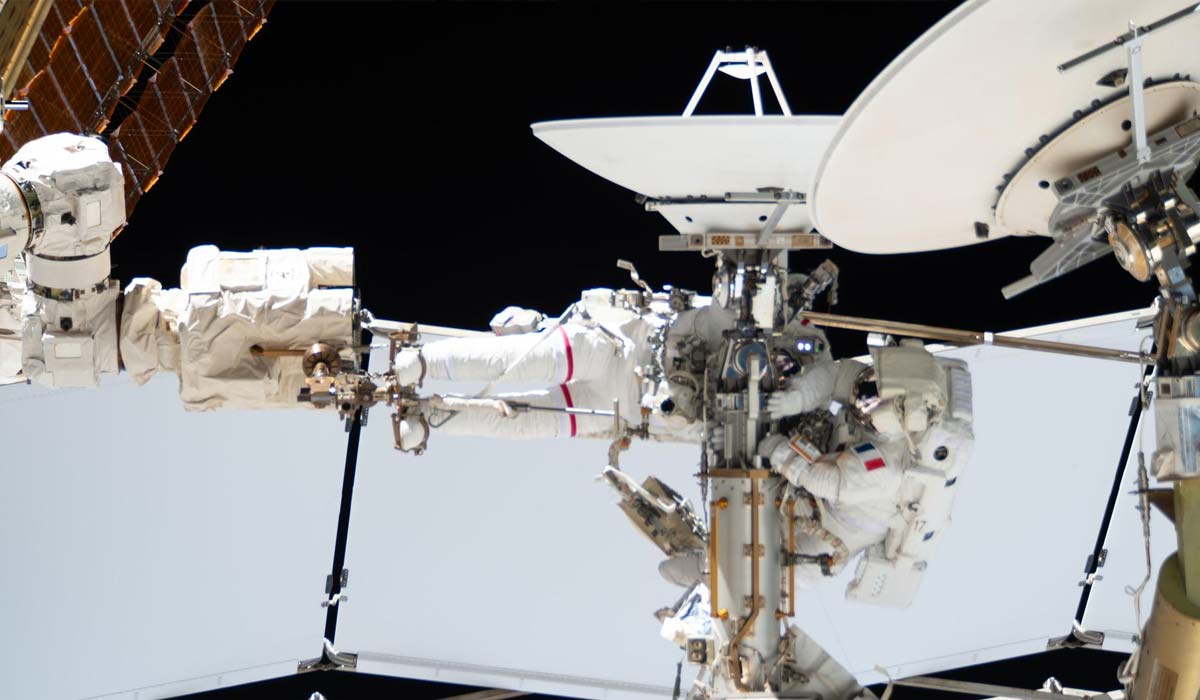 US Spacewalk 97