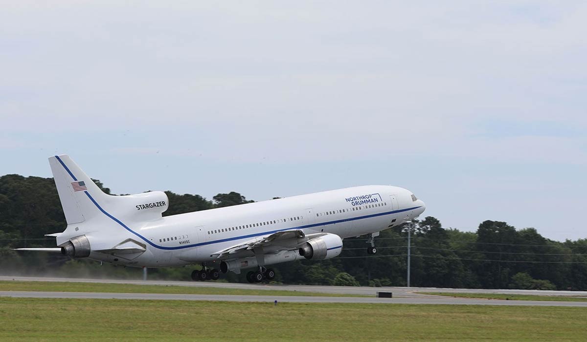 самолет Stargazer — модифицированный L-1011 компании Northrop Grumman с ракетой фюзеляжем Pegasus XL