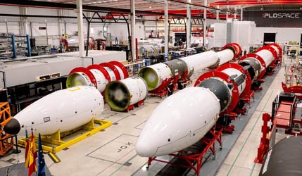 Ракети Miura 5 у складальному цеху