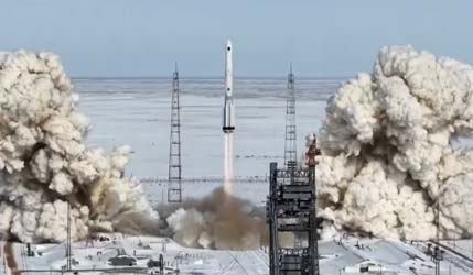 ракета «Протон-М» влетает со спутником Электро-Л №5