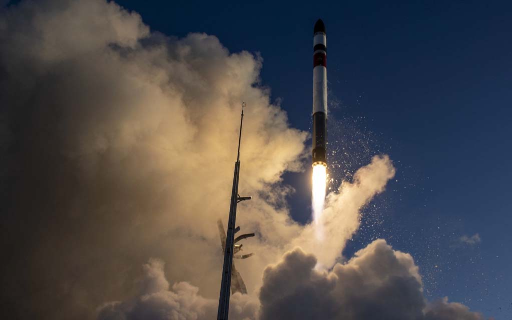 Rocket Lab успішно запустила шведський супутник MATS, але спроба спіймати ракету в повітрі не вдалася
