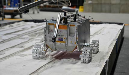 Австралійський місяцехід Roo-ver під час випробувань у EXTERRES CRATER Facility