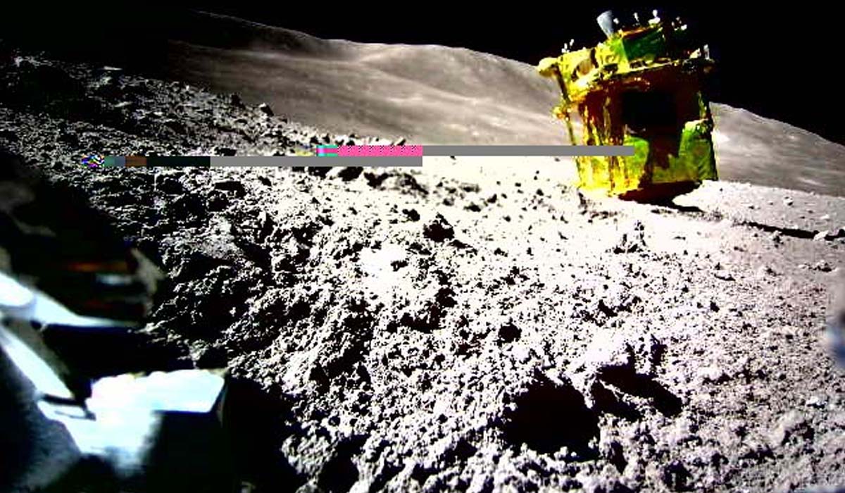 Маленькому аппарату LEV-2 удалось сфотографировать японский посадочный модуль SLIM