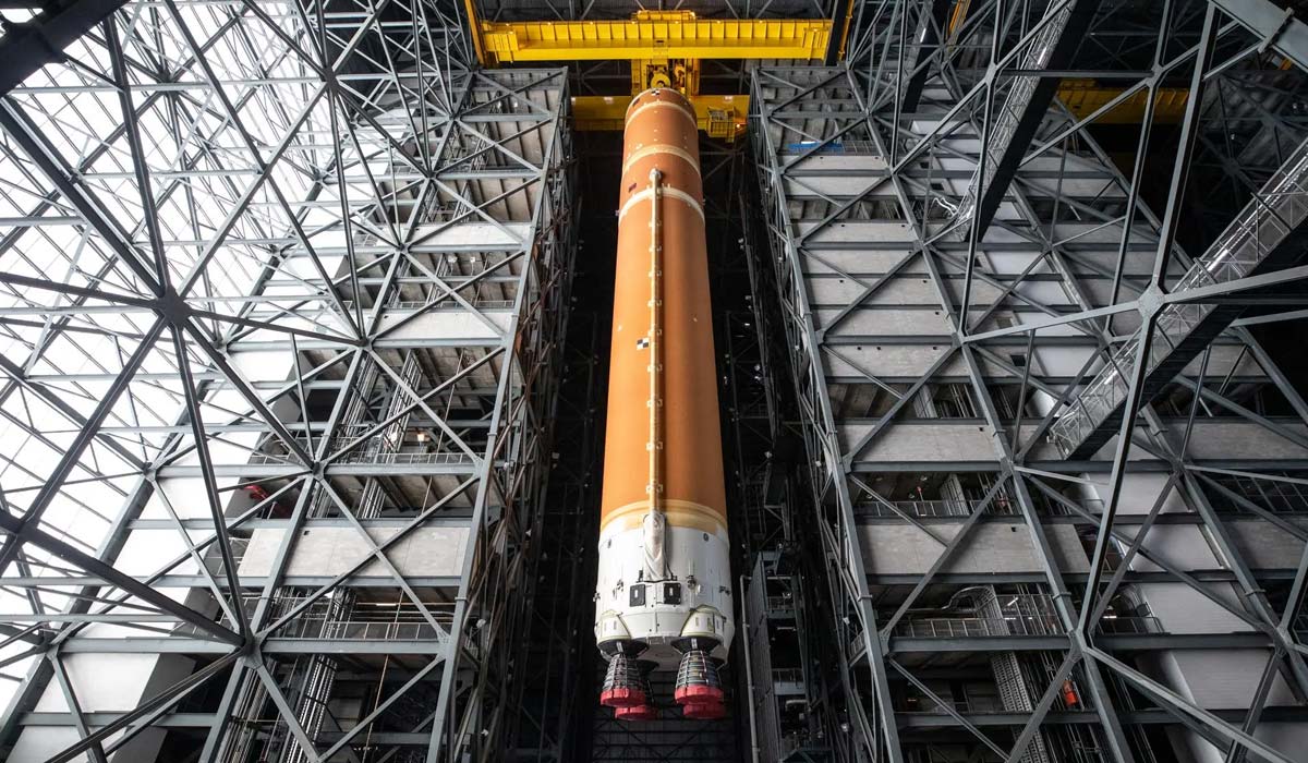 Вертикальная интеграция основной ступени Artemis II начинается в NASA Kennedy