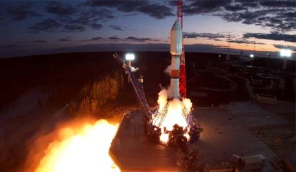 Ракета Союз-2.1б на старте со спутниками Космос-2595-2596