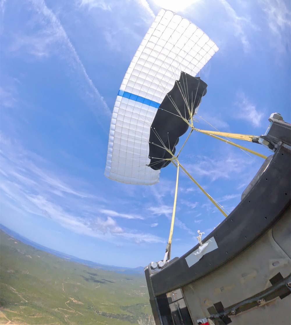 Space Rider drop test parafoil