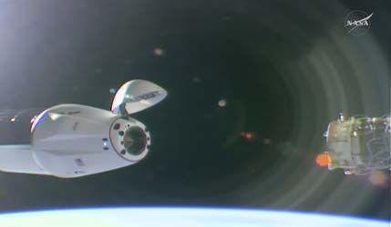 Вид з МКС: корабель Cargo Dragon (CRS-34) відстиковується від МКС 16 червня 2026 року