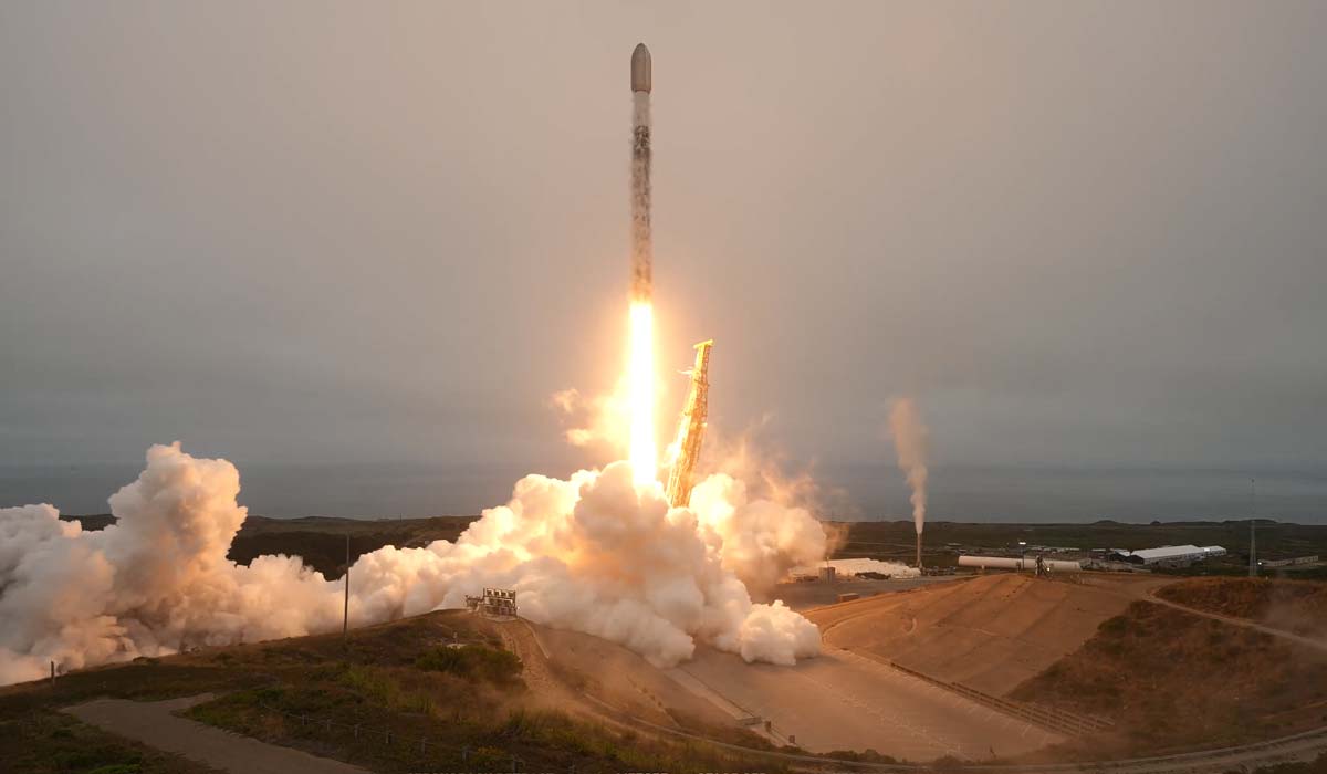 Запуск ракети Falcon 9 Block 5 із супутниками Starlink Group 17-54 з космодрому Ванденберг